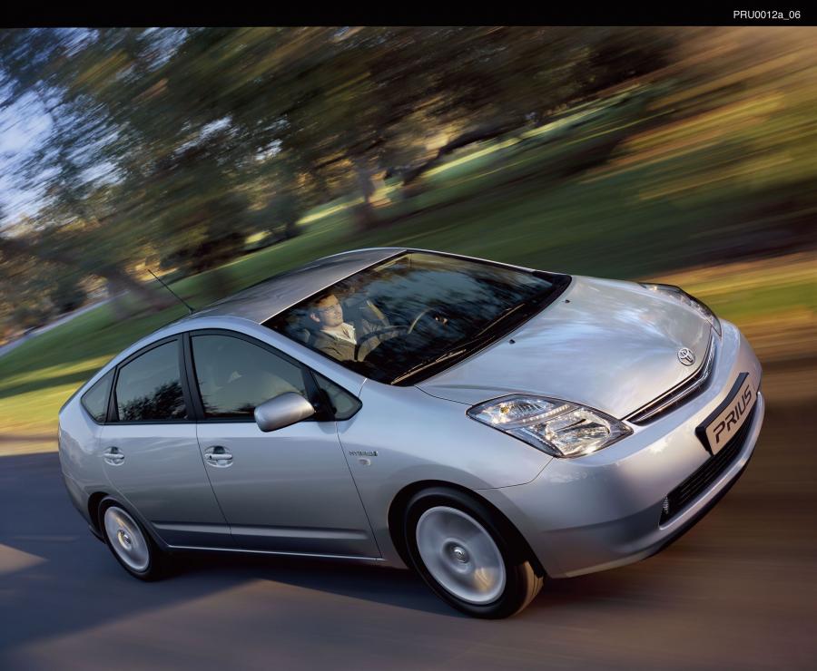  Toyota Prius 2004 года  (фото 15 из 48)